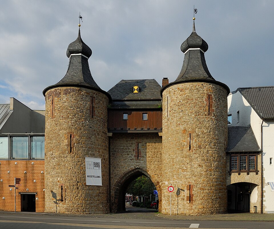 Terrassendach-Fachbetriebe in Jülich: Hexenturm