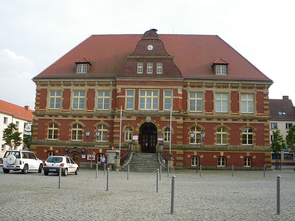 Terrassendach-Fachbetriebe in Kalawa: Calau Rathaus – Foto: RobertScholz Terrassendach-Fachbetriebe in Kalawa: Calau Rathaus