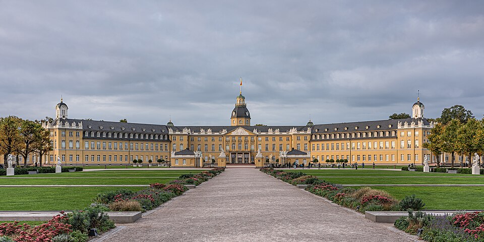 Terrassendach-Fachbetriebe in Karlsruhe: Schloss – Foto: A.Savin Terrassendach-Fachbetriebe in Karlsruhe: Schloss
