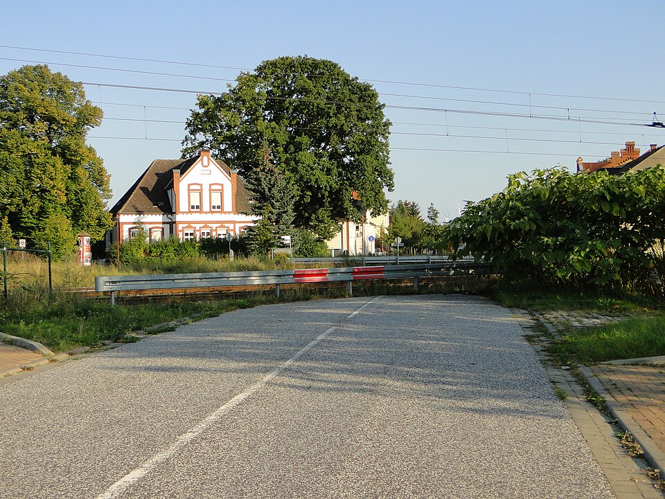 Terrassendach-Fachbetriebe in Karstädt: Bahnhof – Foto: OtoF Terrassendach-Fachbetriebe in Karstädt: Bahnhof