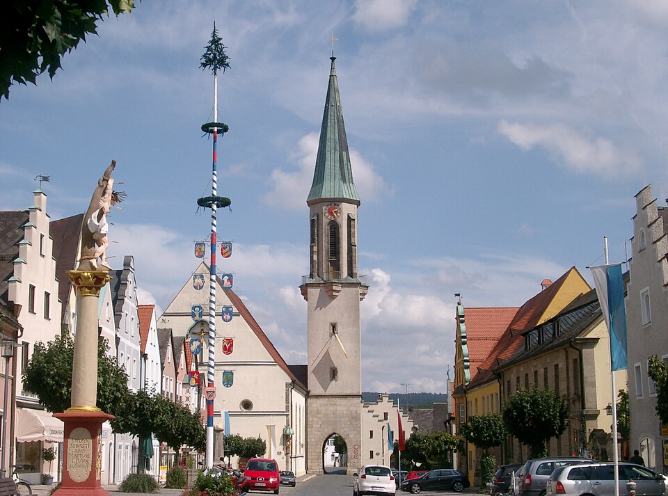 Terrassendach-Fachbetriebe in Kemnath: Stadtplatz – Foto: Kereul Terrassendach-Fachbetriebe in Kemnath: Stadtplatz