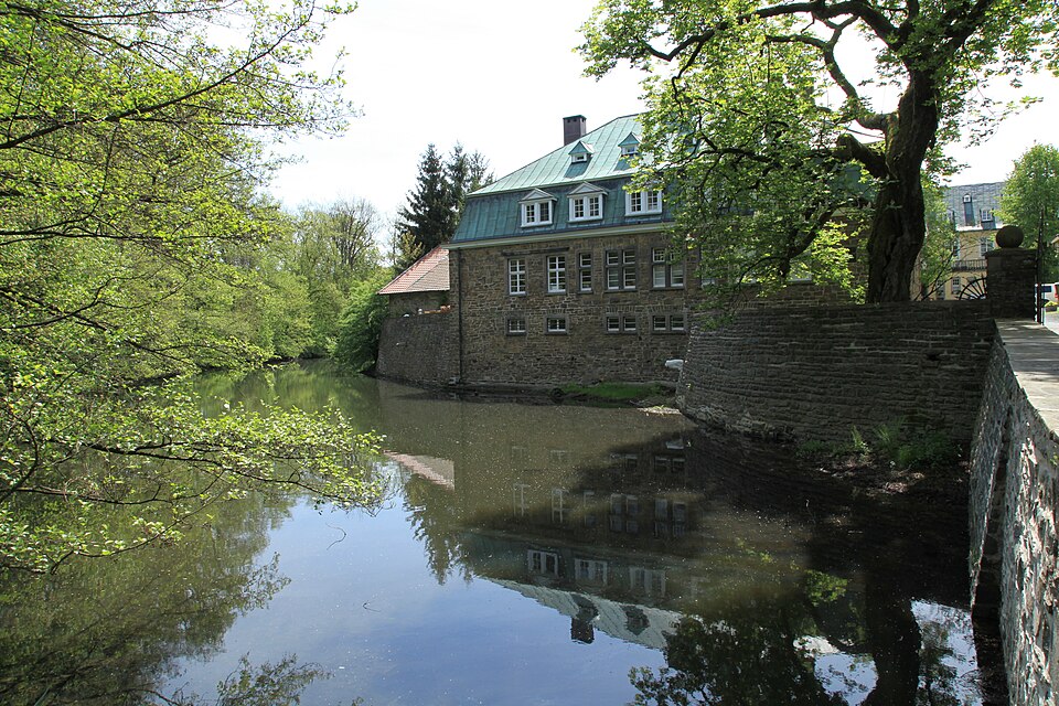 Terrassendach-Fachbetriebe in Kierspe: Rhadermühle, Alter Mühlenweg, Haus