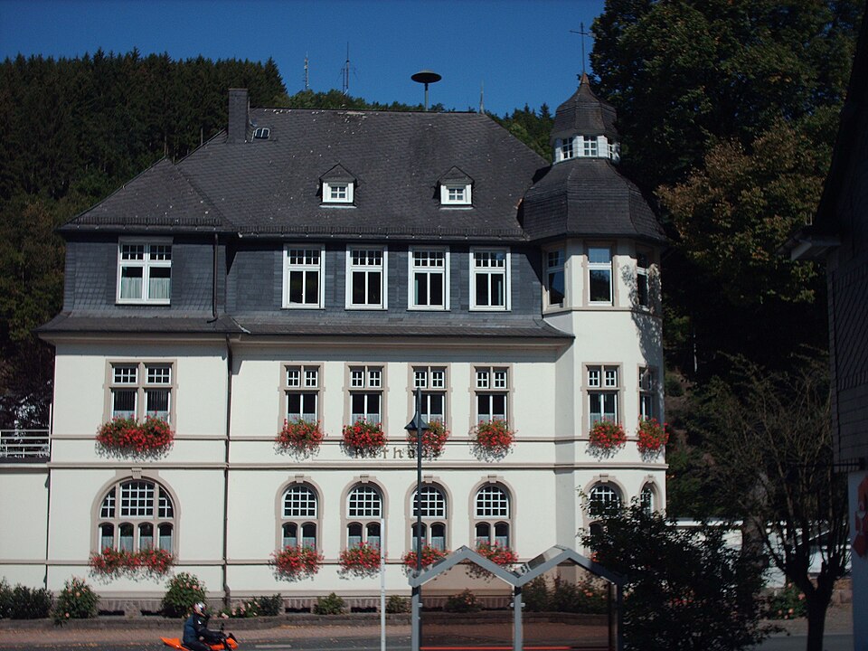 Terrassendach-Fachbetriebe in Kirchhundem: Rathaus