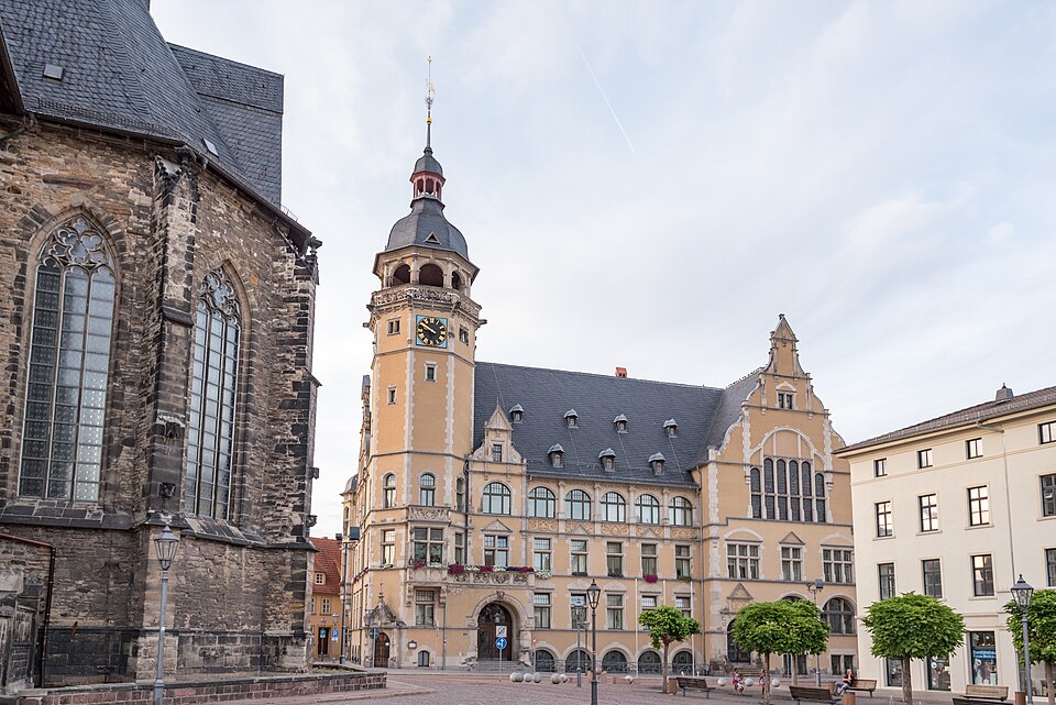 Terrassendach-Fachbetriebe in Köthen (Anhalt): Marktstraße Rathaus