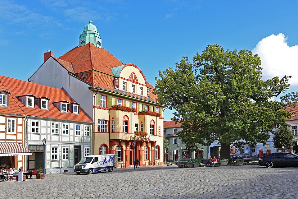 Terrassendach-Fachbetriebe in Kyritz: Marktplatz – Foto: W. Bulach Terrassendach-Fachbetriebe in Kyritz: Marktplatz