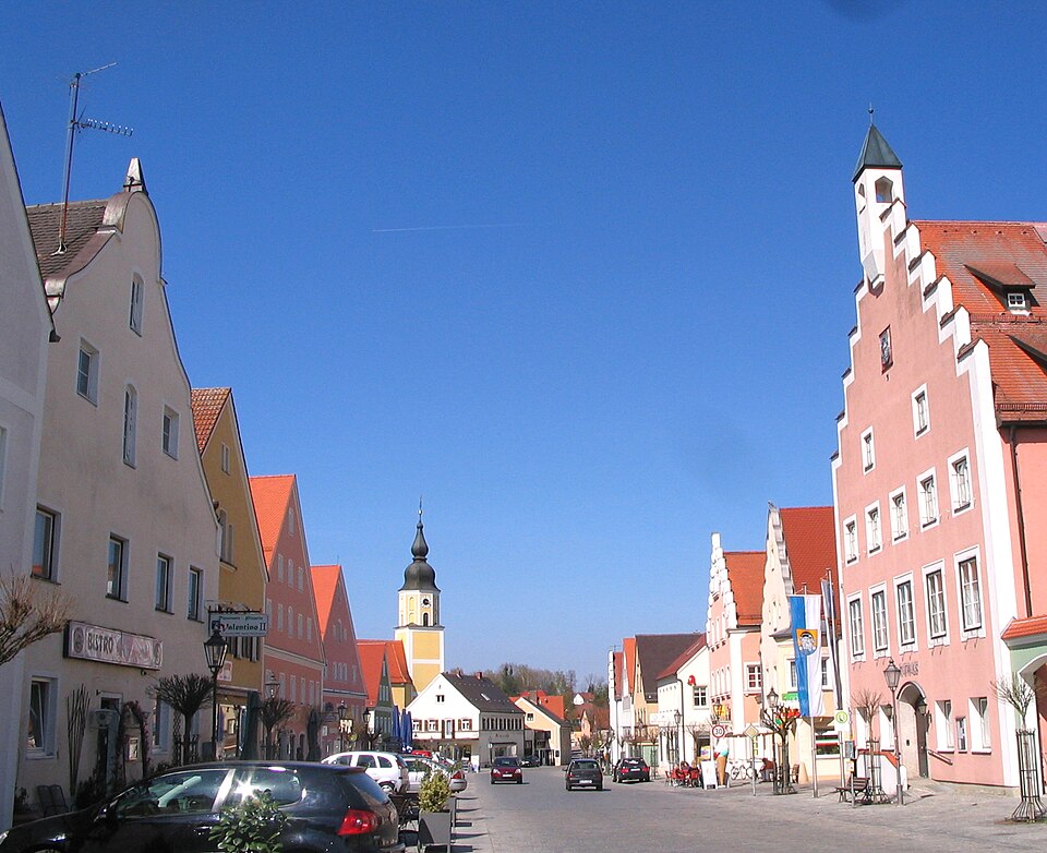 Terrassendach-Fachbetriebe in Langquaid: Marktplatz – Foto: Dede2 Terrassendach-Fachbetriebe in Langquaid: Marktplatz