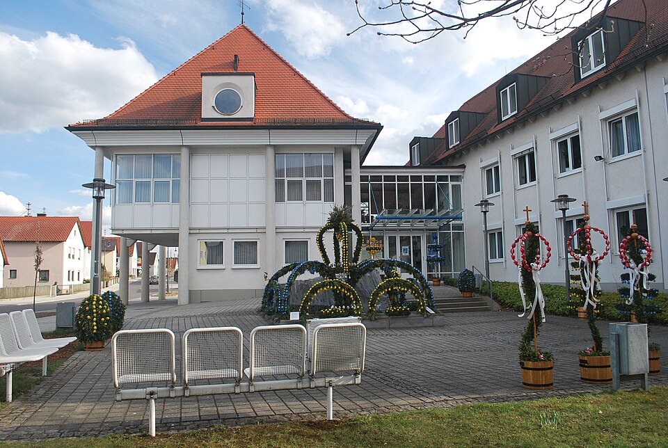 Terrassendach-Fachbetriebe in Langweid: Rathaus – Foto: ThJ2704 Terrassendach-Fachbetriebe in Langweid: Rathaus