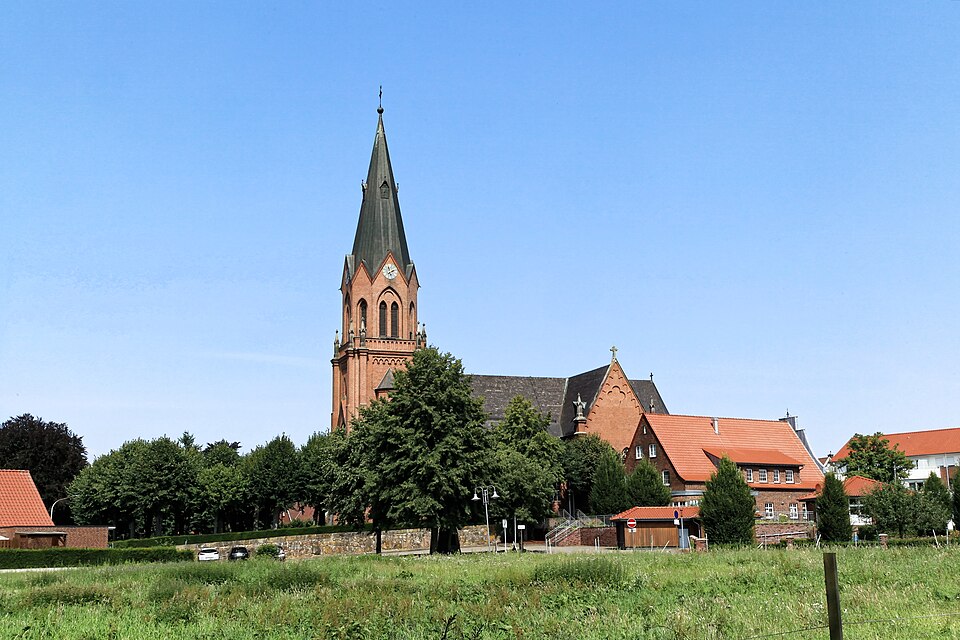 Terrassendach-Fachbetriebe in Lathen: Burgstraße + Kirchengarten – Foto: Frank Vincentz Terrassendach-Fachbetriebe in Lathen: Burgstraße + Kirchengarten