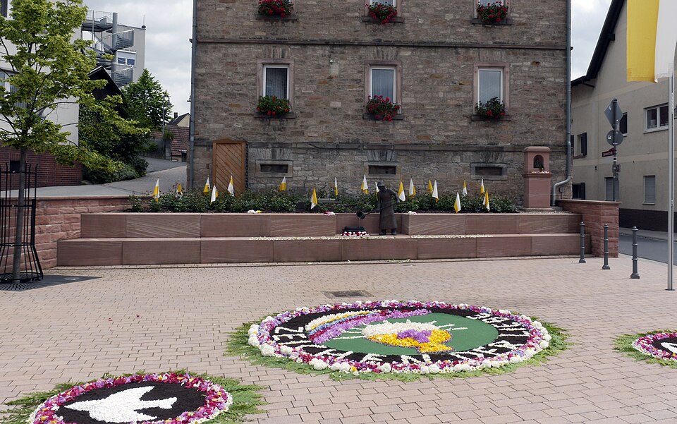 Terrassendach-Fachbetriebe in Laufach: Lindenplatz – Foto: hwhlaufach Terrassendach-Fachbetriebe in Laufach: Lindenplatz