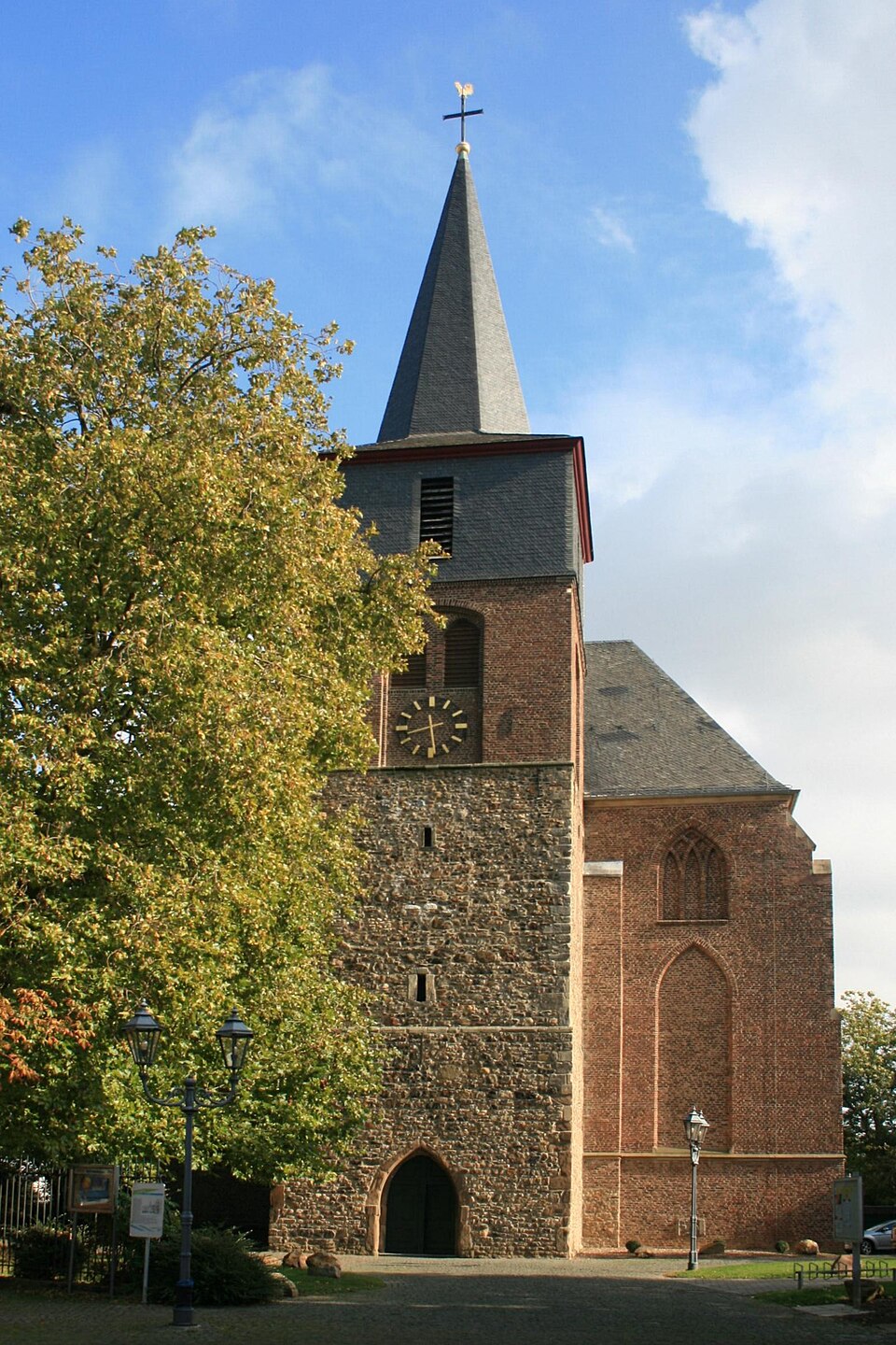 Terrassendach-Fachbetriebe in Linnich: Denkmal-Nr. Kirchplatz