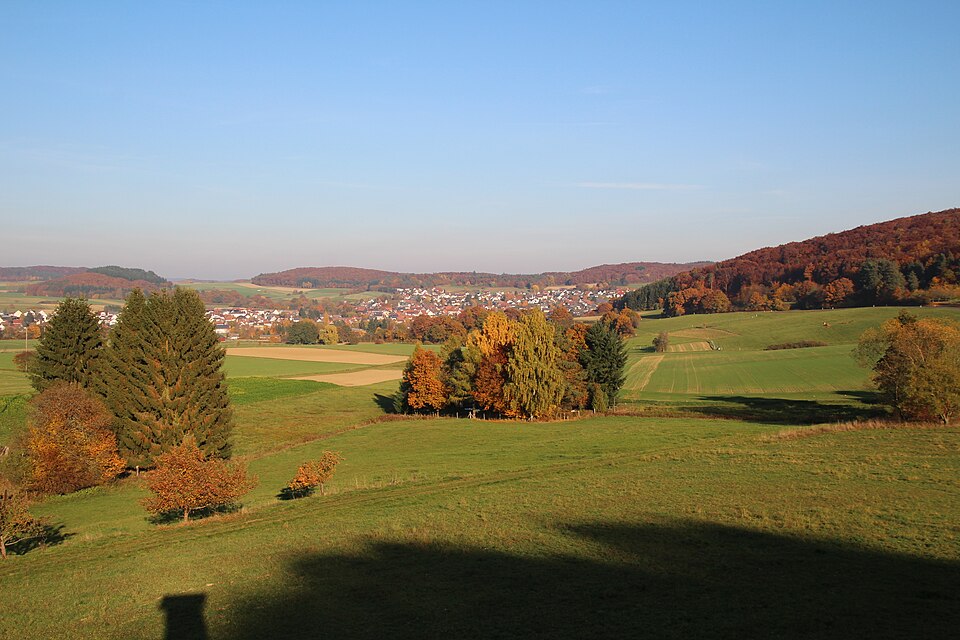 Terrassendach-Fachbetriebe in Lohra: Stadtansicht – Foto: Gerold Rosenberg 01:02, 12 November 2015 Terrassendach-Fachbetriebe in Lohra: Stadtansicht