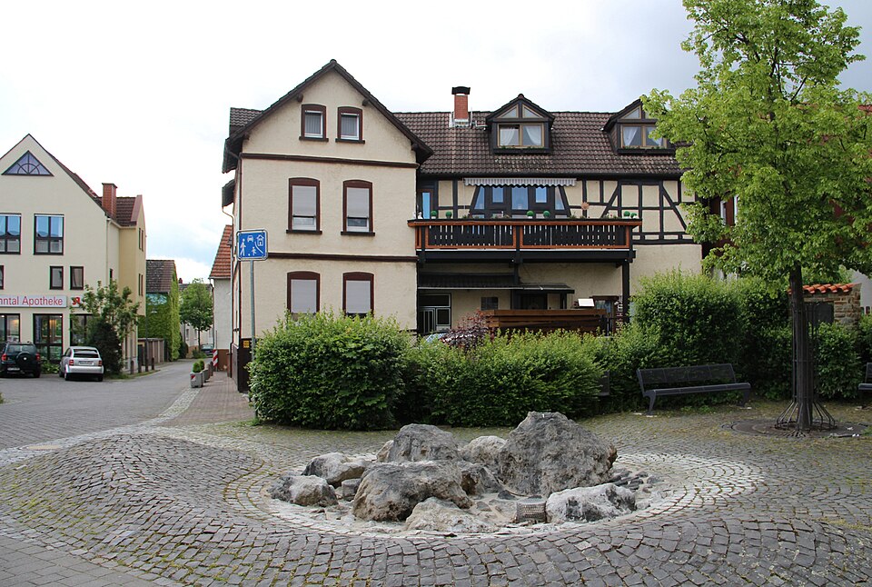 Terrassendach-Fachbetriebe in Lollar: Stadtansicht – Foto: Gerold Rosenberg 13:08, 24 May 2014 Terrassendach-Fachbetriebe in Lollar: Stadtansicht