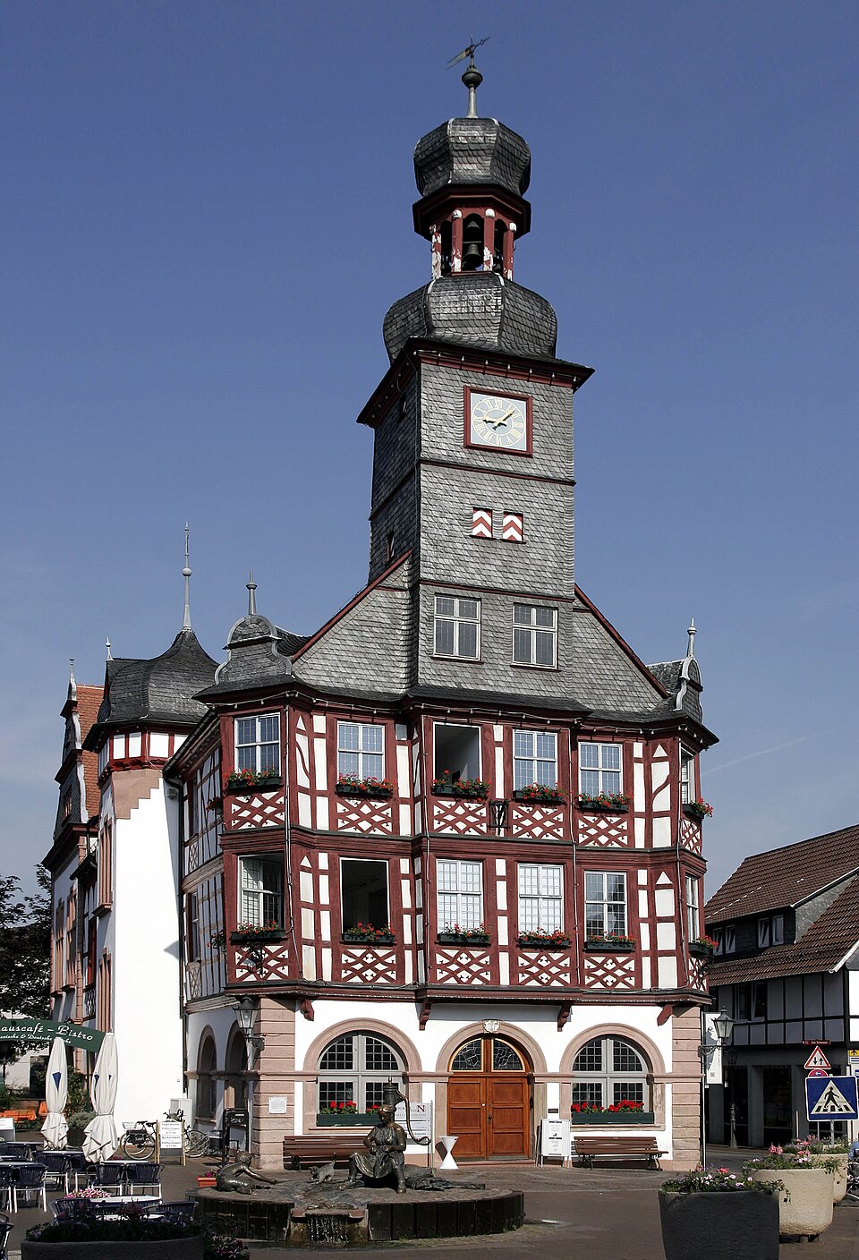 Terrassendach-Fachbetriebe in Lorsch: Rathaus – Foto: Kuebi Terrassendach-Fachbetriebe in Lorsch: Rathaus
