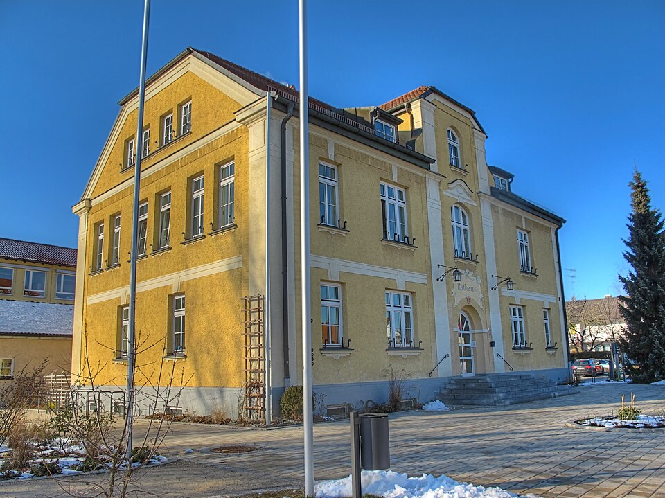 Terrassendach-Fachbetriebe in Maisach: Rathaus – Foto: Richard Huber Terrassendach-Fachbetriebe in Maisach: Rathaus