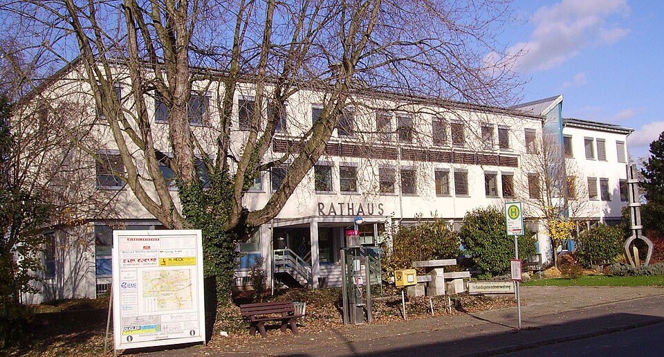 Terrassendach-Fachbetriebe in Maxdorf: Rathaus – Foto: Immanuel Giel Terrassendach-Fachbetriebe in Maxdorf: Rathaus