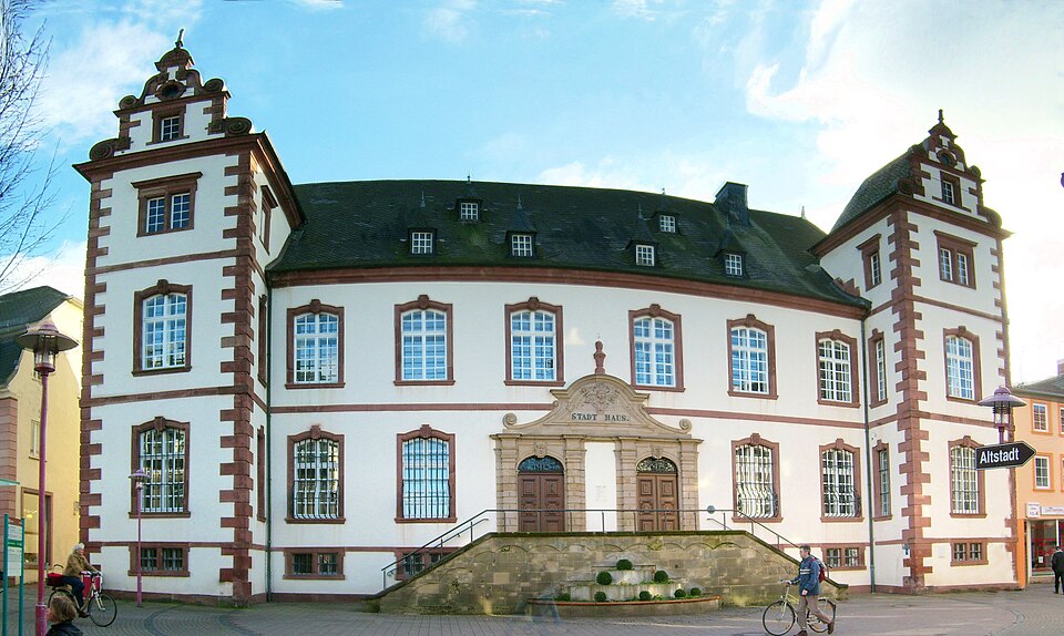 Terrassendach-Fachbetriebe in Merzig: Rathaus