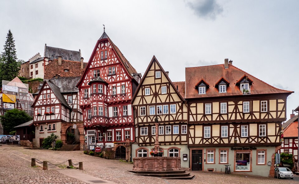 Terrassendach-Fachbetriebe in Miltenberg: Marktplatz – Foto: chrisaliv Terrassendach-Fachbetriebe in Miltenberg: Marktplatz