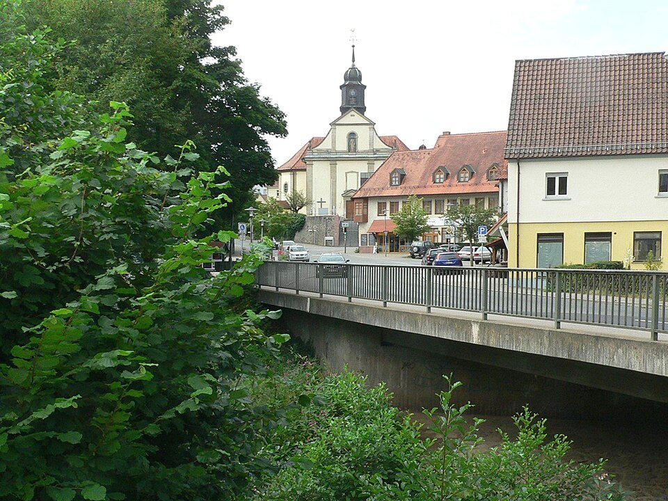 Terrassendach-Fachbetriebe in Mömbris: Ortsbild – Foto: Prof. emeritus Hans Schneider Terrassendach-Fachbetriebe in Mömbris: Ortsbild