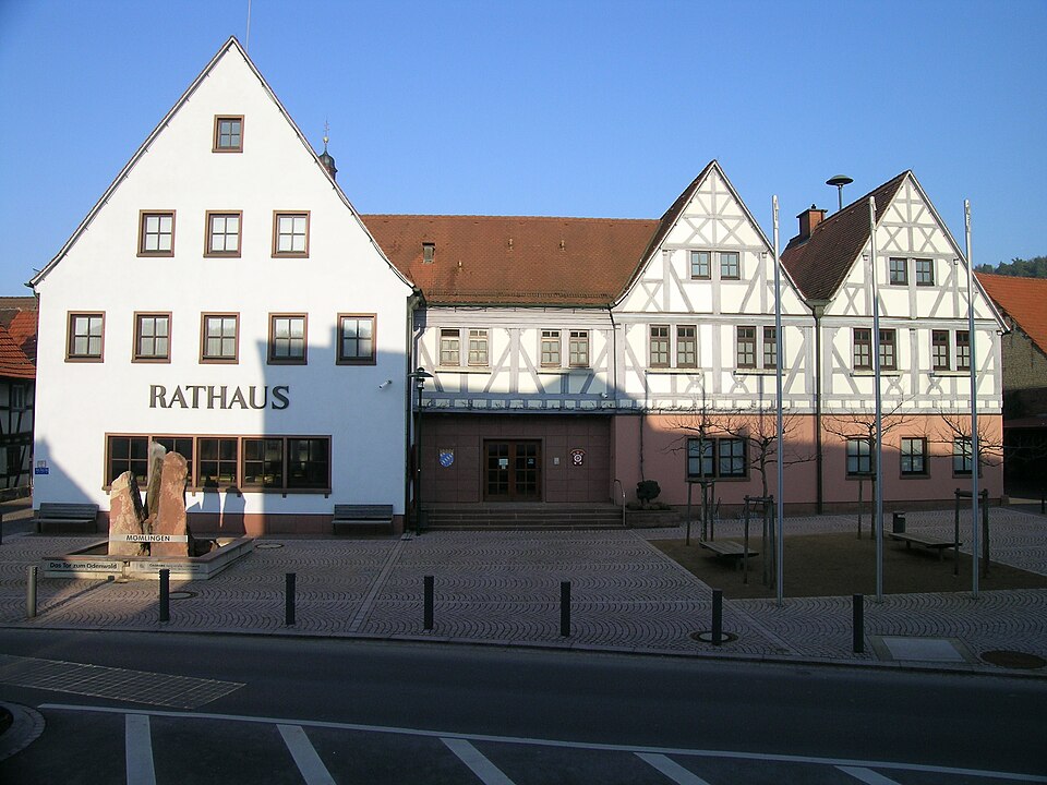 Terrassendach-Fachbetriebe in Mömlingen: Rathaus – Foto: Salino01 Terrassendach-Fachbetriebe in Mömlingen: Rathaus
