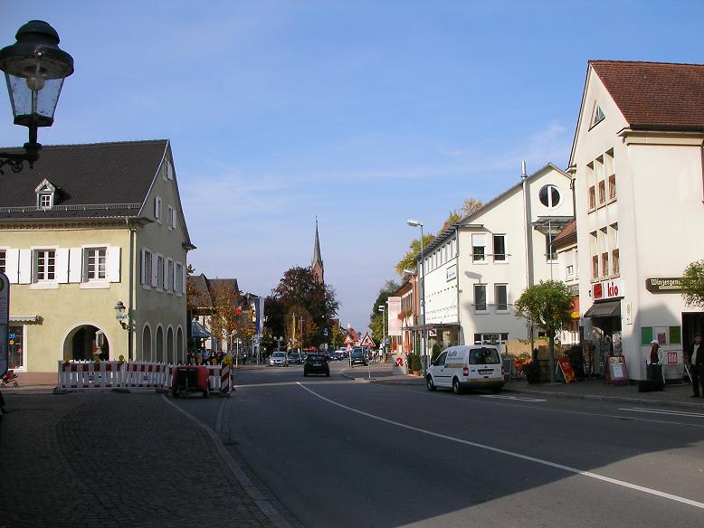 Terrassendach-Fachbetriebe in Müllheim: Stadtansicht – Foto: Bdell555 Terrassendach-Fachbetriebe in Müllheim: Stadtansicht