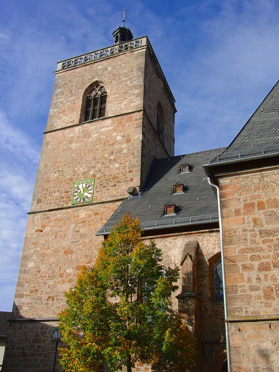 Terrassendach-Fachbetriebe in Neukirchen: Hessen Nikolaikirche – Foto: Oliver Deisenroth Terrassendach-Fachbetriebe in Neukirchen: Hessen Nikolaikirche