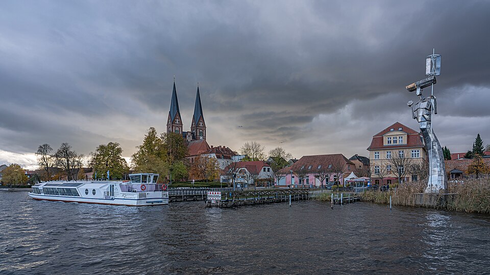 Terrassendach-Fachbetriebe in Neuruppin: Stadtansicht – Foto: A.Savin Terrassendach-Fachbetriebe in Neuruppin: Stadtansicht