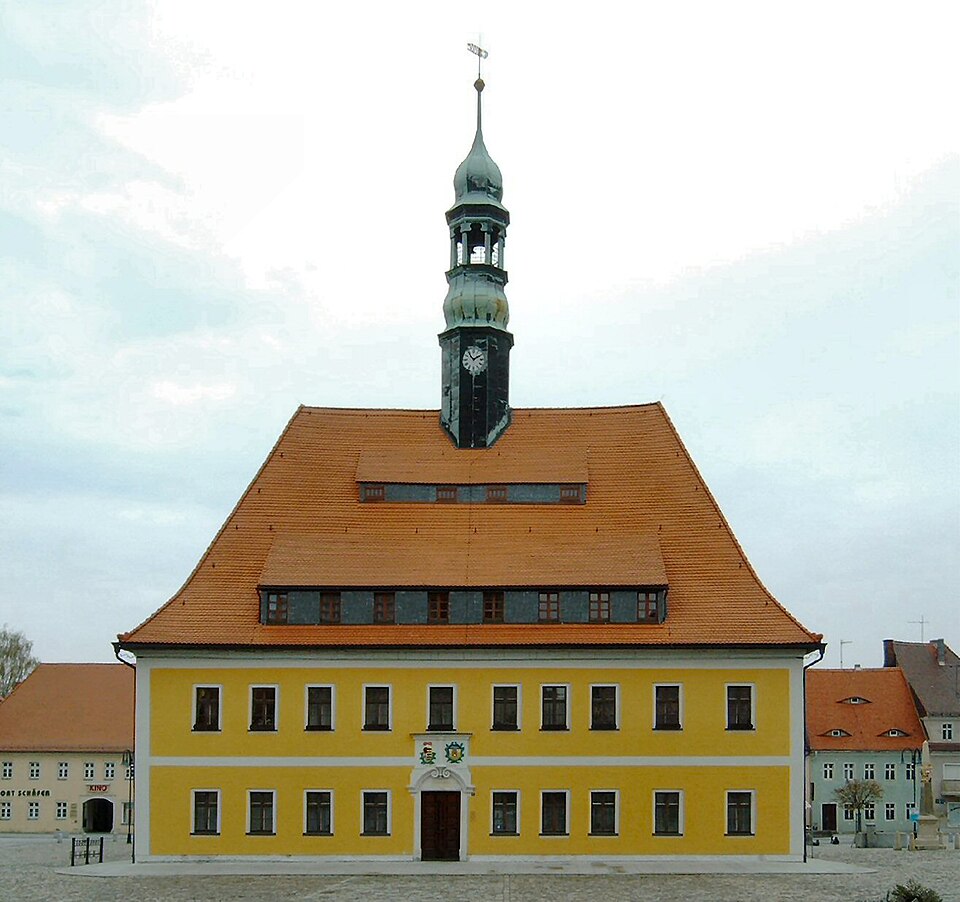 Terrassendach-Fachbetriebe in Neustadt in Sachsen: Rathaus