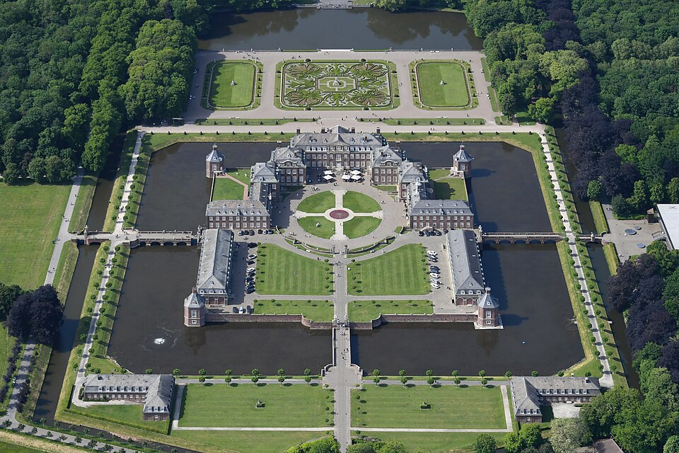 Terrassendach-Fachbetriebe in Nordkirchen: Aerial image of Schloss – Foto: Carsten Steger Terrassendach-Fachbetriebe in Nordkirchen: Aerial image of Schloss