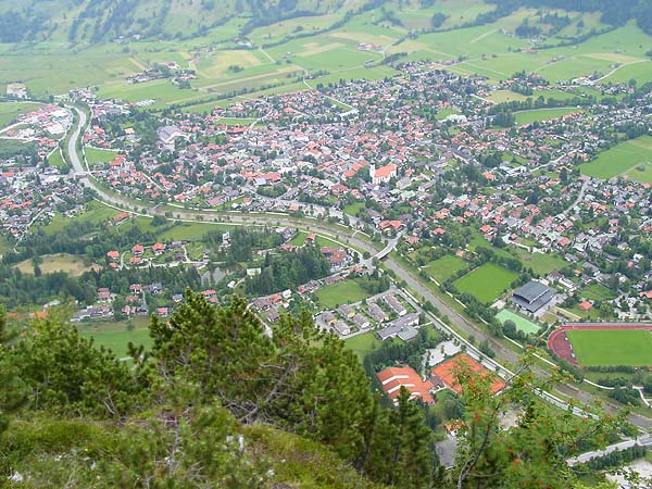 Terrassendach-Fachbetriebe in Oberammergau: Stadtansicht – Foto: Wikimedia-Autor Terrassendach-Fachbetriebe in Oberammergau: Stadtansicht