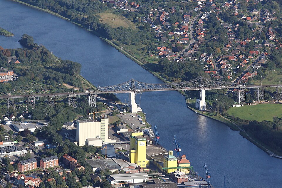 Terrassendach-Fachbetriebe in Osterrönfeld: Stadtansicht – Foto: Walter Rademacher Terrassendach-Fachbetriebe in Osterrönfeld: Stadtansicht