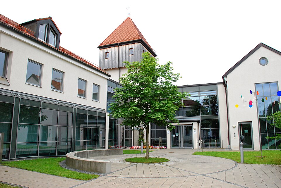 Terrassendach-Fachbetriebe in Putzbrunn: Rathaus – Foto: Rudolph Buch Terrassendach-Fachbetriebe in Putzbrunn: Rathaus