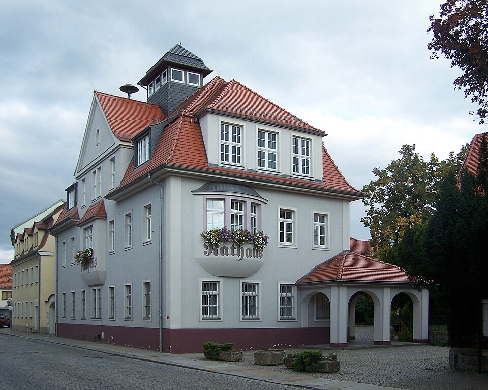 Terrassendach-Fachbetriebe in Radeburg: Rathaus – Foto: X-Weinzar Terrassendach-Fachbetriebe in Radeburg: Rathaus