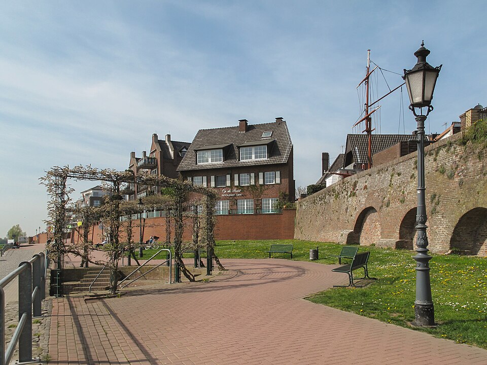 Terrassendach-Fachbetriebe in Rees: Stadtansicht – Foto: Michielverbeek Terrassendach-Fachbetriebe in Rees: Stadtansicht