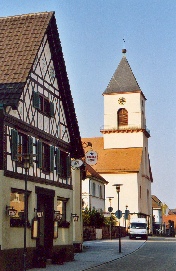 Terrassendach-Fachbetriebe in Renchen: Renchens Weinbrenner-Kirche – Foto: S. Finner at German Wikipedia Terrassendach-Fachbetriebe in Renchen: Renchens Weinbrenner-Kirche