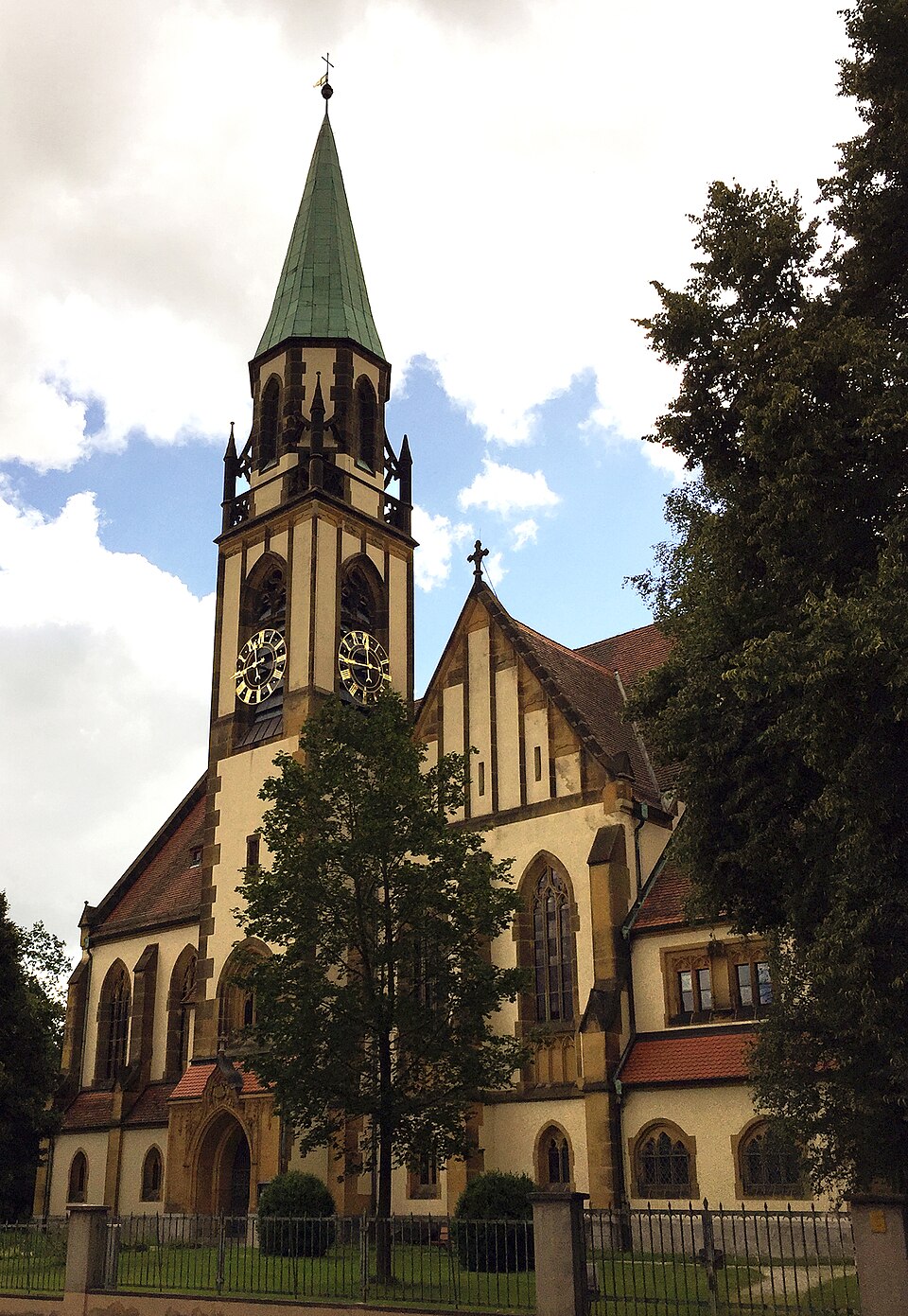 Terrassendach-Fachbetriebe in Röthenbach an der Pegnitz: Heilig-Kreuz-Kirche