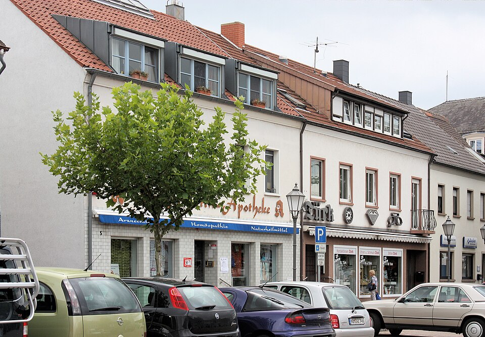 Terrassendach-Fachbetriebe in Saarwellingen: Houses on the Schloßstraße – Foto: Dguendel Terrassendach-Fachbetriebe in Saarwellingen: Houses on the Schloßstraße