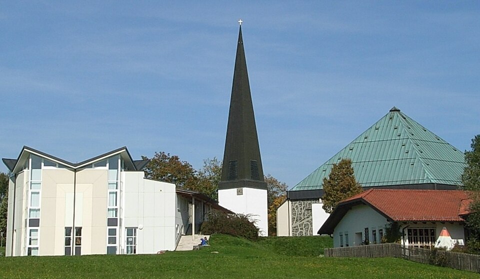 Terrassendach-Fachbetriebe in Salzweg: Pfarrkirche – Foto: Konrad Lackerbeck Terrassendach-Fachbetriebe in Salzweg: Pfarrkirche