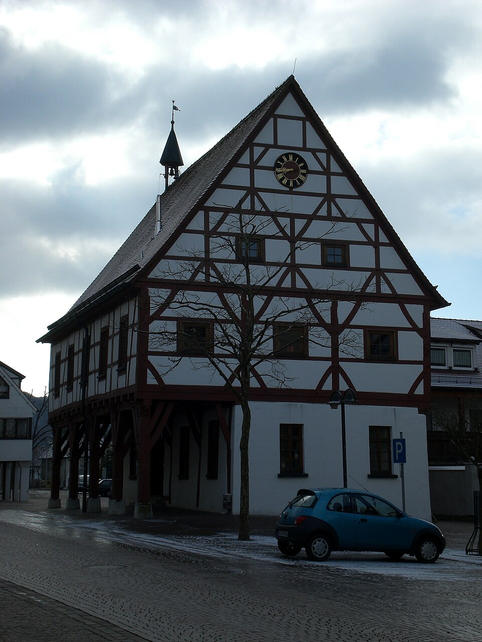 Terrassendach-Fachbetriebe in Schelklingen: Altes Rathaus – Foto: Alexander Förstner Terrassendach-Fachbetriebe in Schelklingen: Altes Rathaus