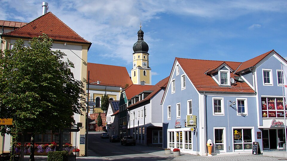 Terrassendach-Fachbetriebe in Schierling: Rathausplatz – Foto: H. Helmlechner Terrassendach-Fachbetriebe in Schierling: Rathausplatz