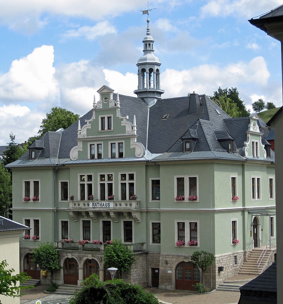 Terrassendach-Fachbetriebe in Schönheide: Rathaus – Foto: Klaaschwotzer Terrassendach-Fachbetriebe in Schönheide: Rathaus