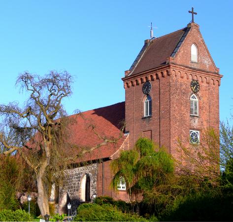 Terrassendach-Fachbetriebe in Schönkirchen: Marienkirche – Foto: Andreas777 Terrassendach-Fachbetriebe in Schönkirchen: Marienkirche