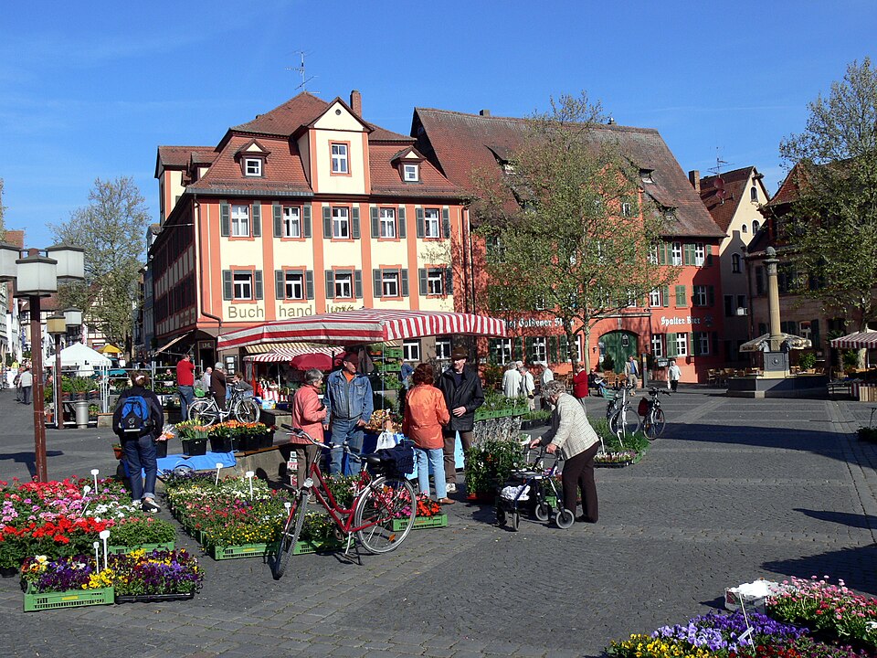 Terrassendach-Fachbetriebe in Schwabach: Marktplatz – Foto: Wolfgang Sauber Terrassendach-Fachbetriebe in Schwabach: Marktplatz