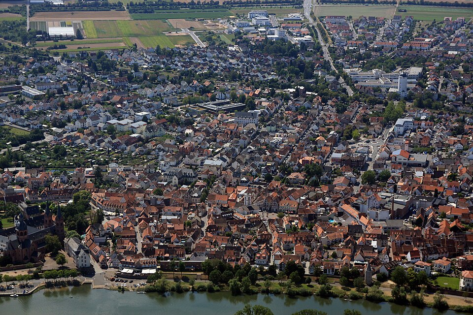 Terrassendach-Fachbetriebe in Seligenstadt: Altstadt – Foto: Martin Kania Terrassendach-Fachbetriebe in Seligenstadt: Altstadt