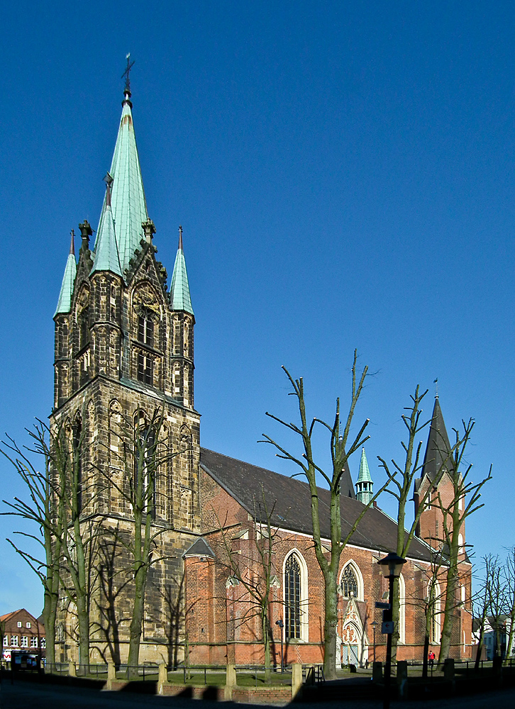 Terrassendach-Fachbetriebe in Sendenhorst: Kirche und Turm – Foto: Gerd Friedrich Terrassendach-Fachbetriebe in Sendenhorst: Kirche und Turm