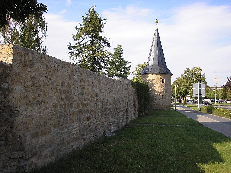 Terrassendach-Fachbetriebe in Sömmerda: Stadtmauer – Foto: Michael Sander Terrassendach-Fachbetriebe in Sömmerda: Stadtmauer