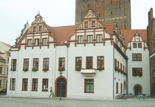 Terrassendach-Fachbetriebe in Stendal: Stadtansicht – Foto: Peng Terrassendach-Fachbetriebe in Stendal: Stadtansicht