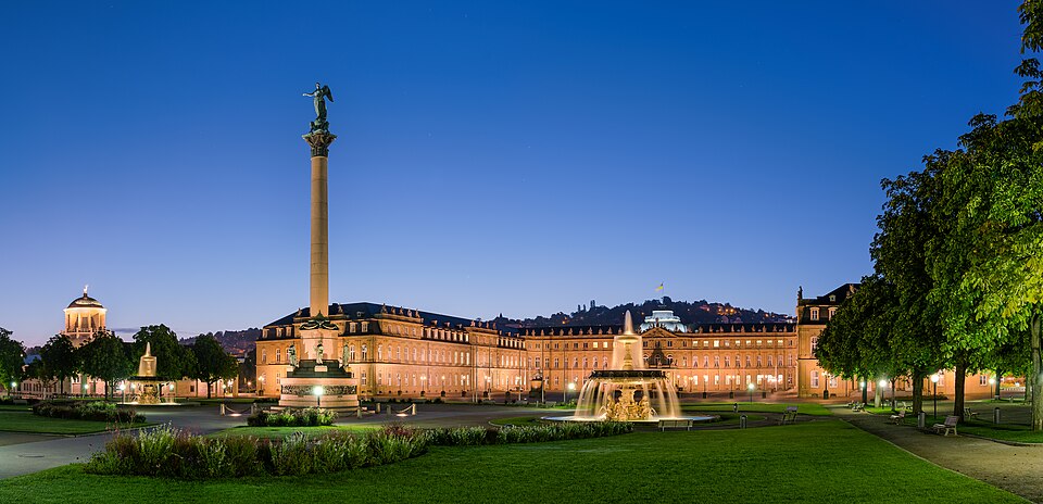 Terrassendach-Fachbetriebe in Stuttgart: Neues Schloss Schlossplatzspringbrunnen Jubiläumssäule – Foto: Julian Herzog Terrassendach-Fachbetriebe in Stuttgart: Neues Schloss Schlossplatzspringbrunnen Jubiläumssäule