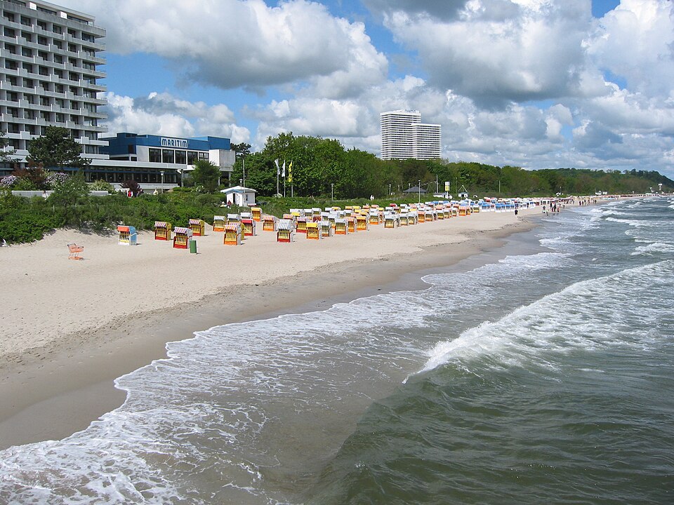 Terrassendach-Fachbetriebe in Timmendorfer Strand: Stadtansicht – Foto: Magnus Manske Terrassendach-Fachbetriebe in Timmendorfer Strand: Stadtansicht