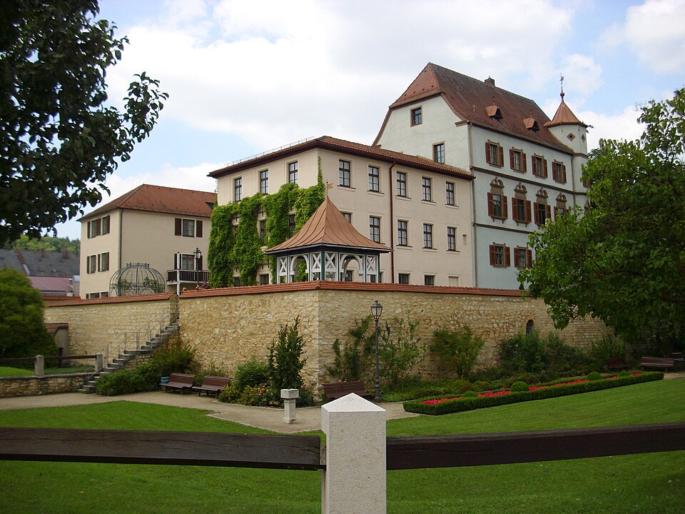 Terrassendach-Fachbetriebe in Treuchtlingen: Stadtschloss – Foto: Aarp65 Terrassendach-Fachbetriebe in Treuchtlingen: Stadtschloss