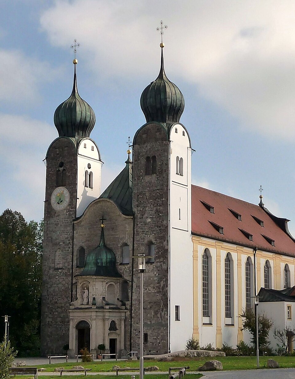 Terrassendach-Fachbetriebe in Trostberg an der Alz: Klosterkirche St. Margarethen, Kloster